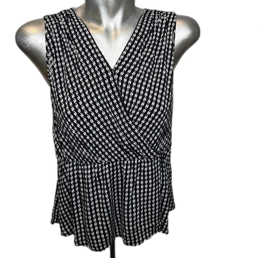Chelsea28 Black and White Size M Ikat Pattern Deep Plunge- Peplum Sleeveless